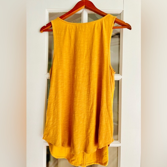 Universal Thread Yellow Button Up Sleeveless Shirt, Size Medium, NWOT - Picture 3 of 5
